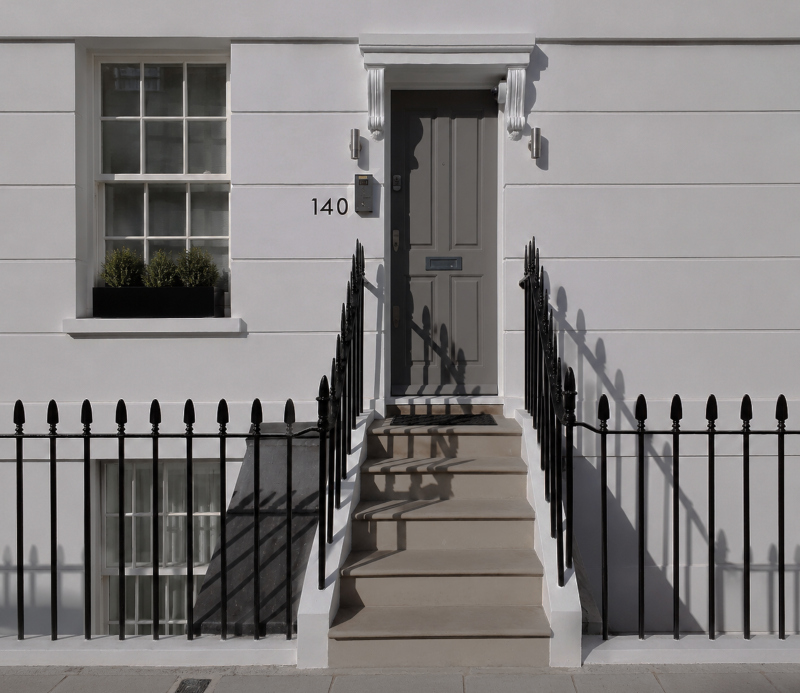 Traditional property lettering on SW3 residence